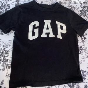 Gap t-shirt